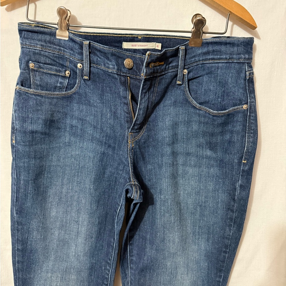Women's Levi’s 505 straight leg, size 4